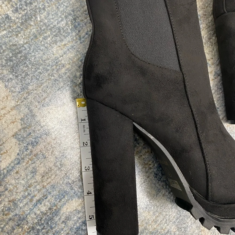 ♠️BLACK GLAZE BOOTS♠️ - Picture 3 of 6